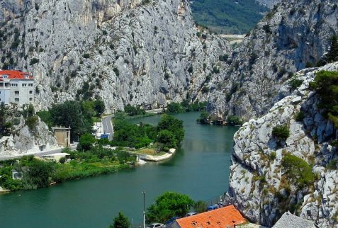 omis-pexels-pixabay-210536(1)